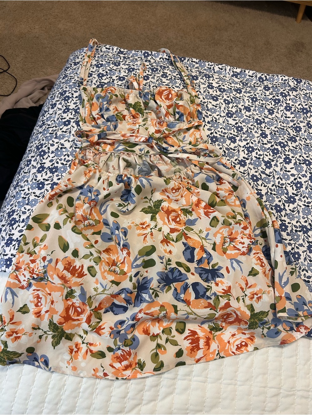 Dress - Picture 2 of 2